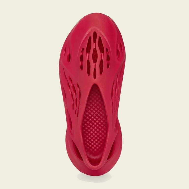 Yeezy Foam Runner “Vermillion” GW3355