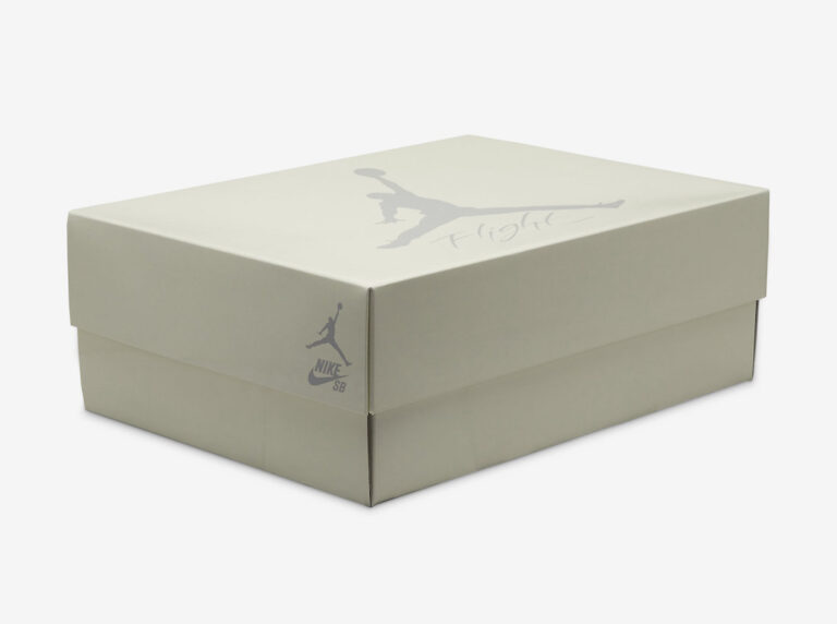 Nike SB x Air Jordan 4 “Pine Green” DR5415-103