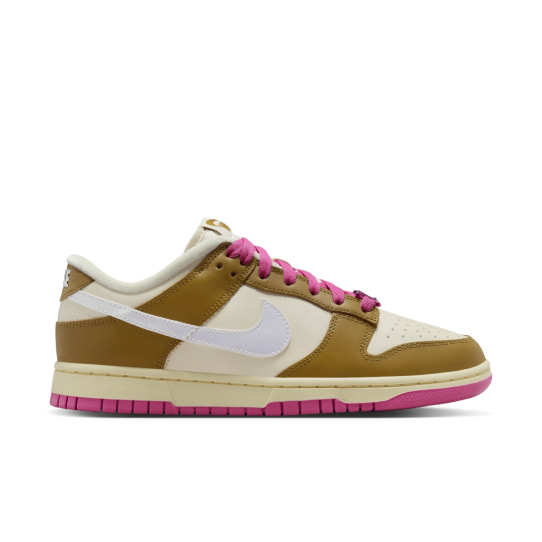 Nike Dunk Low WMNS ‘Just Do It Bronzine’ FD8683-700