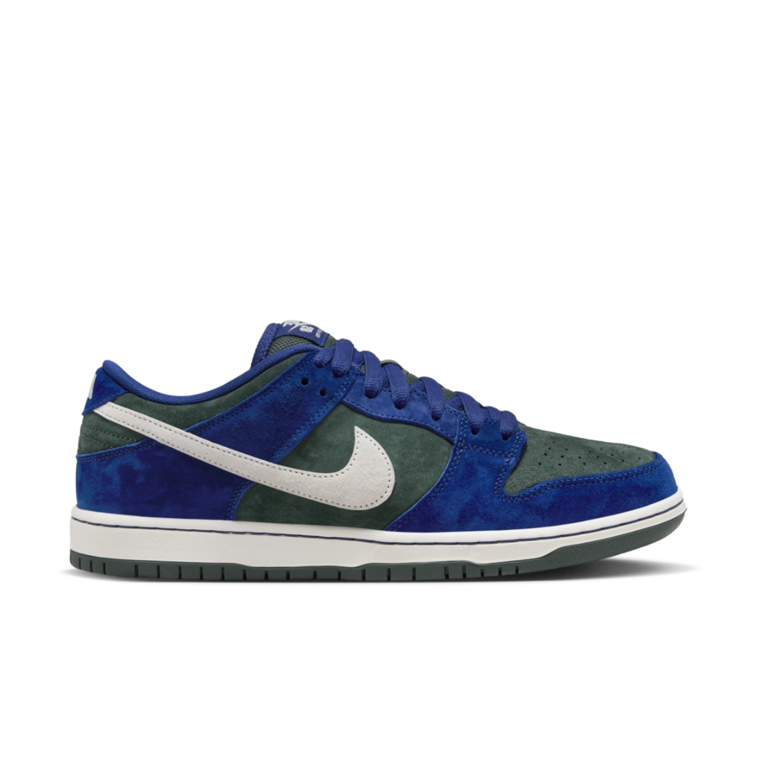 Nike SB Dunk Low ‘Deep Royal Blue’ HF3704-400