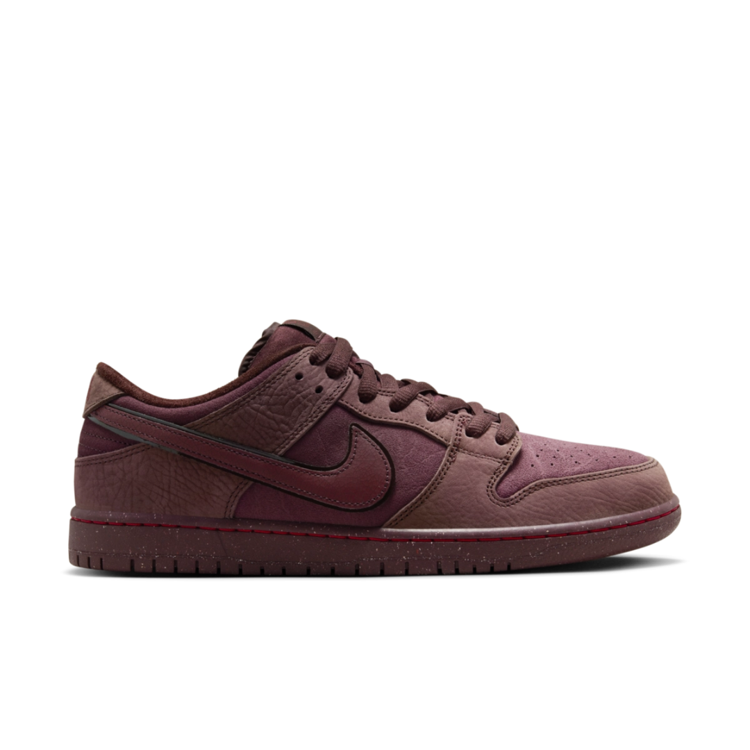 Nike SB Dunk Low ‘Burgundy Crush’ FN0619-600