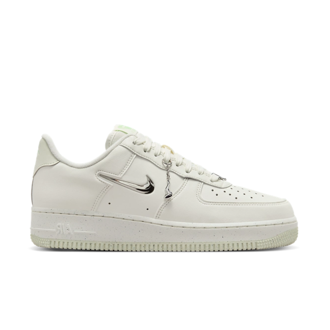 Nike Air Force 1 ’07 WMNS ‘Molten Metal & Sail’ FN8540-100
