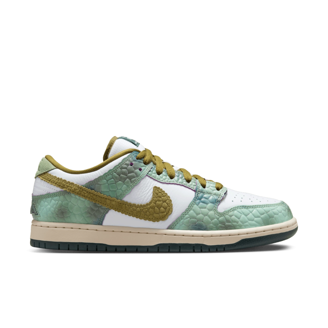 Alexis Sablone x Nike SB Dunk Low ‘Chameleon’ HJ3386-300