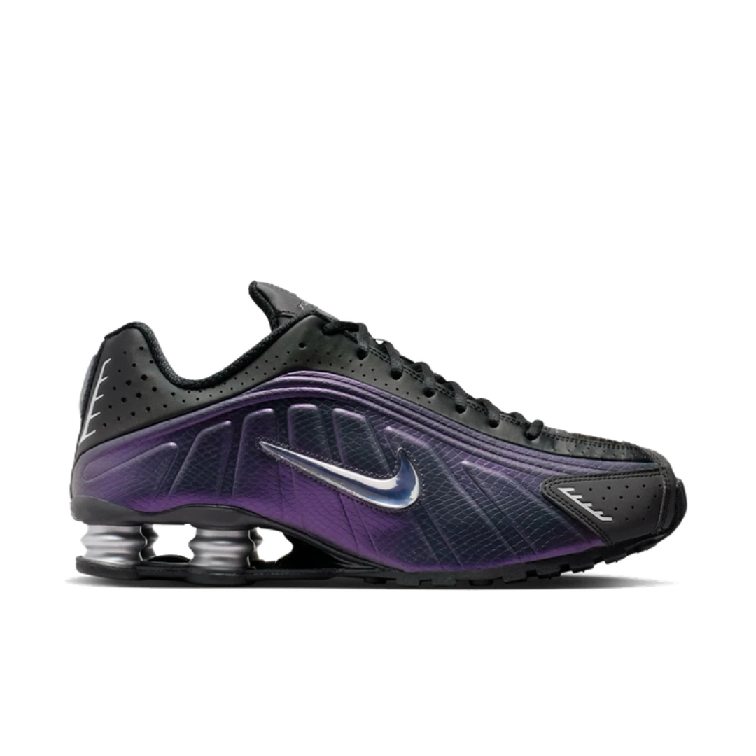Nike Shox R4 Jewel QS ‘Black’ IO4546-002