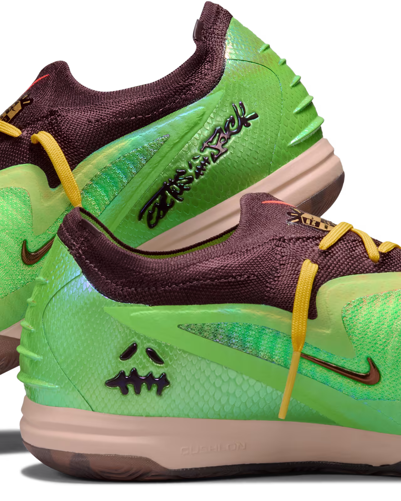 Travis Scott x Nike Phantom 6 Low Indoor Cactus Jack IV2037-900